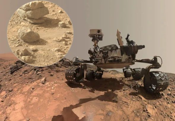 4468150-rock-tower-on-mars