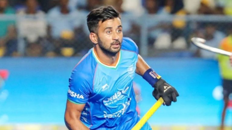 image-of-hockey-manpreet-singh-equals-dilip-tirkeys-record-of-412-international-matches